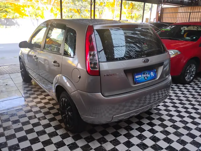 Carro Ford Fiesta Hatch 2010 1.0 (Flex)