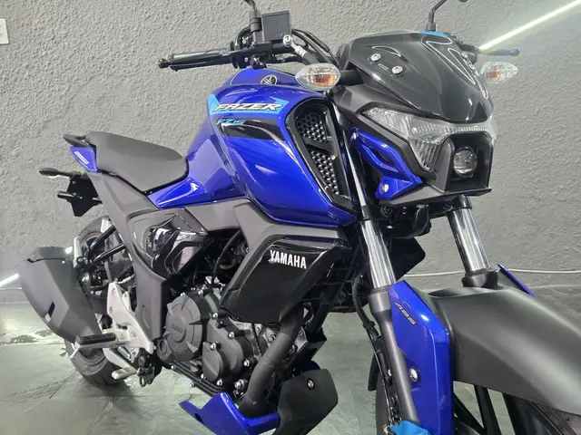 Moto Yamaha Fazer FZ15 2025 Connected