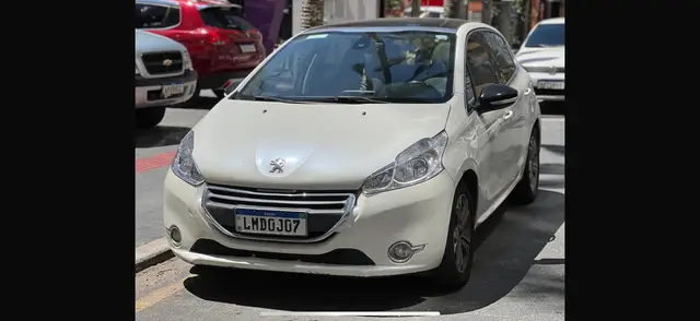 Carro Peugeot 208 2015 Griffe 1.6 16V (Flex)