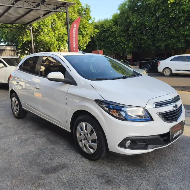 Carro Chevrolet Onix 2015 1.4 LT SPE/4