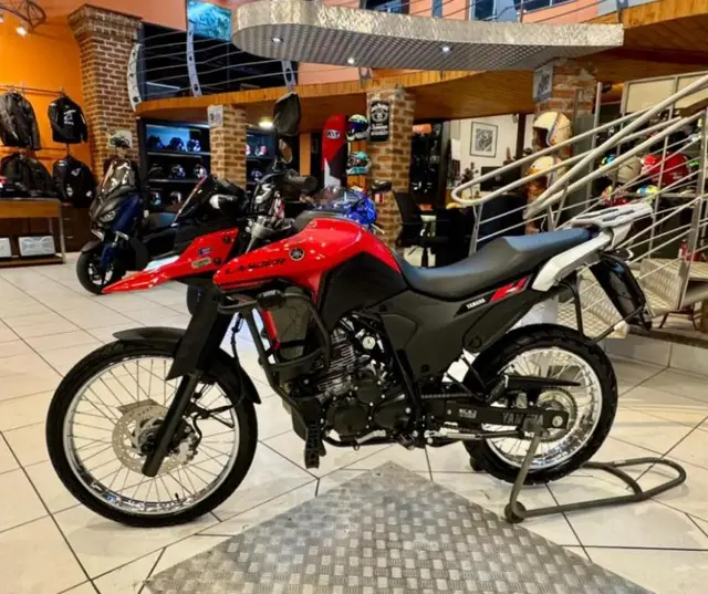 Moto Yamaha XTZ 250 Lander 2025 Connected
