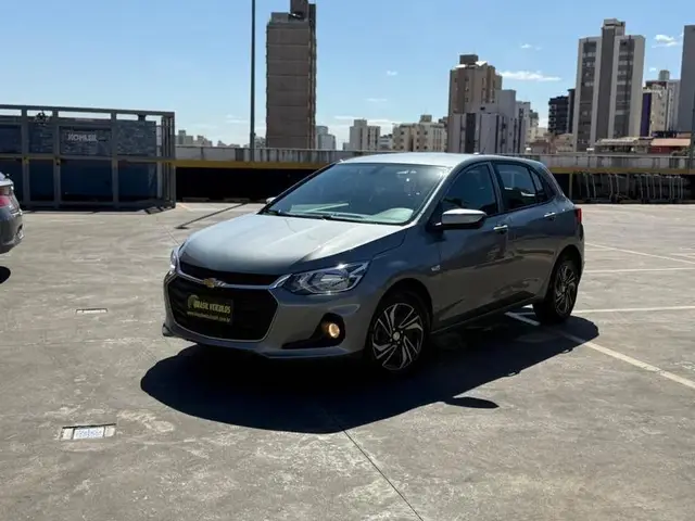 Carro Chevrolet Onix 2024 LT 1.0