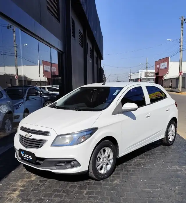 Carro Chevrolet Onix 2014 1.0 Loolapalooza SPE/4