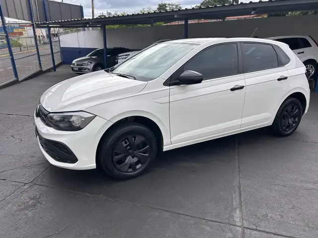 Carro Volkswagen Polo 2023 Track 1.0 Flex 12V 5p