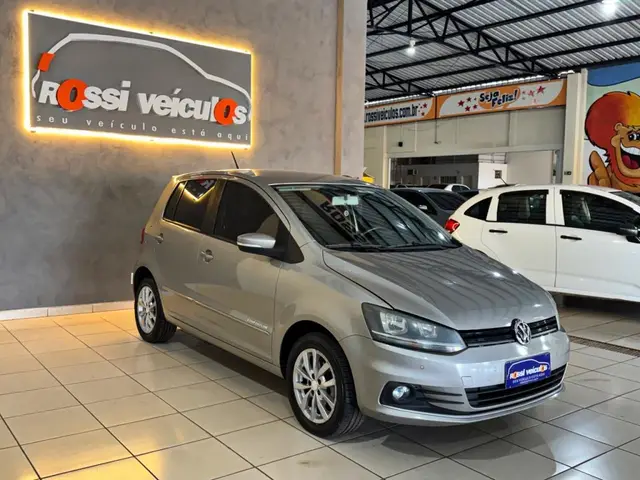 Carro Volkswagen Fox 2015 Comfortline 1.6 MSI (Flex)