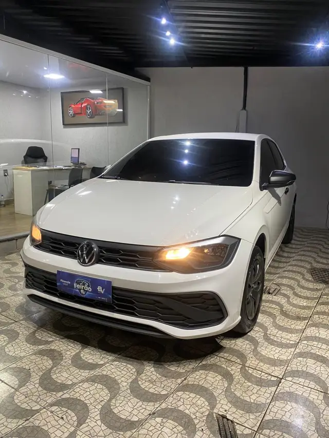 Carro Volkswagen Polo 2025 Track 1.0 Flex 12V 5p