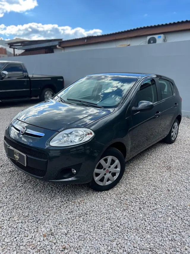 Carro Fiat Palio 2014 Attractive 1.0 8V (Flex)