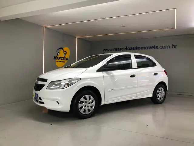 Carro Chevrolet Onix 2013 1.0 LS SPE/4