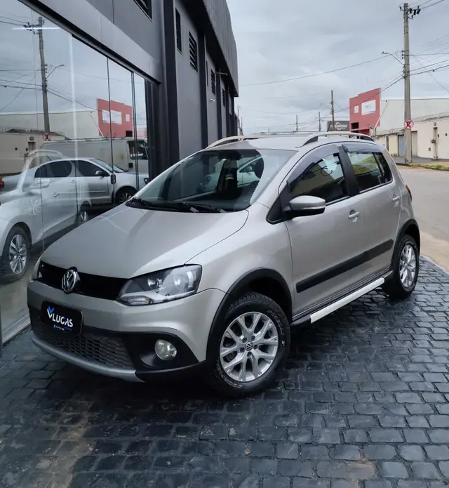 Carro Volkswagen CrossFox 2013 1.6 VHT (Flex)