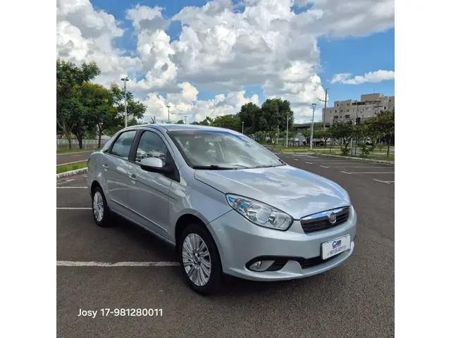 Carro Fiat Grand Siena 2014 Essence 1.6 16V (Flex)