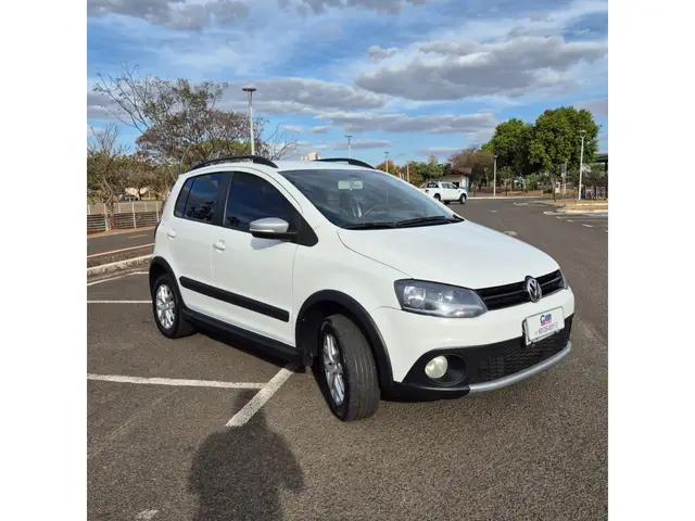 Carro Volkswagen CrossFox 2014 1.6 Mi Total Flex