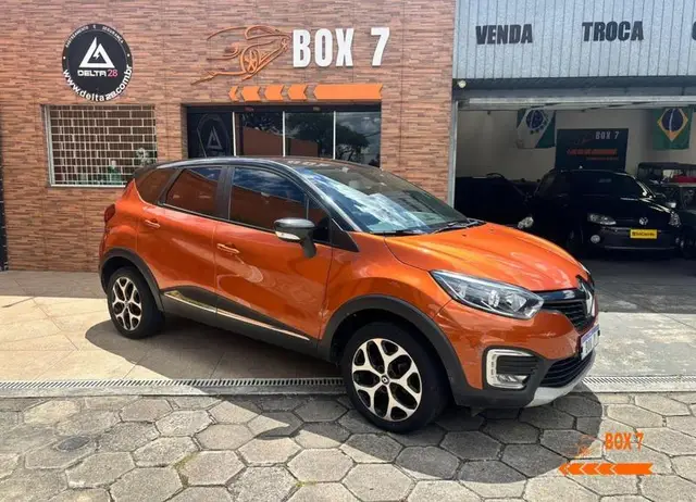 Carro Renault Captur 2018 Intense 1.6 16v SCe CVT (Flex)