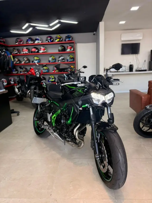 Moto Kawasaki Z 650 2025 RS