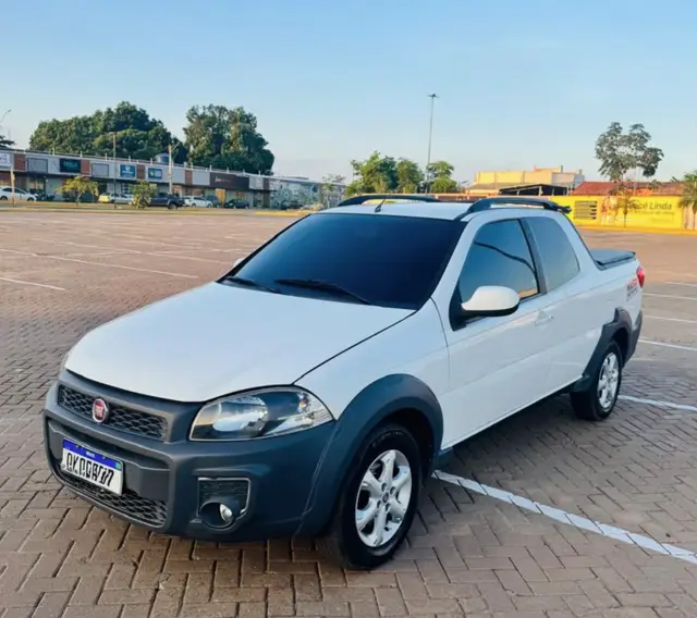 Carro Fiat Strada 2016 Working 1.4 (Flex) (Cabine Dupla)