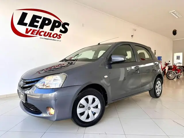 Carro Toyota Etios 2014 XS 1.5 (Flex)