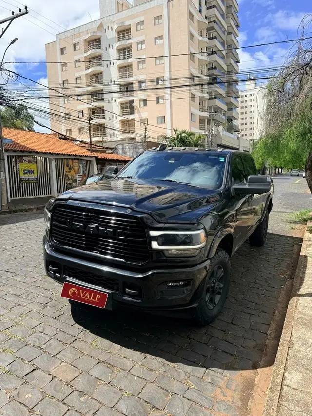 Carro Ram 2500 2022 Night Edition 6.7 turbodiesel 4X4 (Aut)