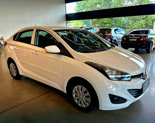 Carro Hyundai HB20S 2014 1.6 Comfort Plus (Flex)