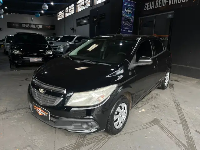 Carro Chevrolet Onix 2014 1.0 LT SPE/4