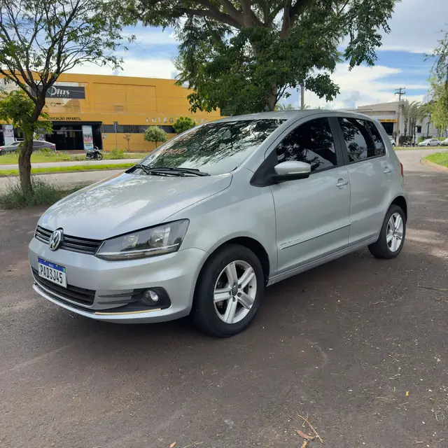 Carro Volkswagen Fox 2015 Comfortline 1.6 MSI (Flex)