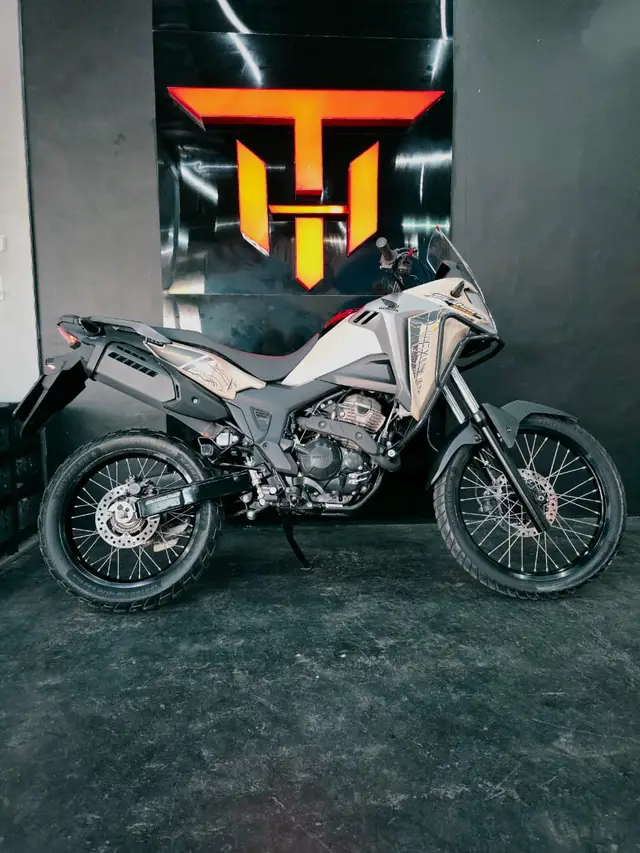 Moto Honda XRE Sahara 300 2024 Adventure