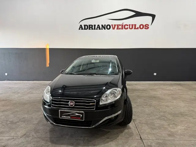 Carro Fiat Linea 2015 Absolute 1.8 16V Dualogic (Flex)