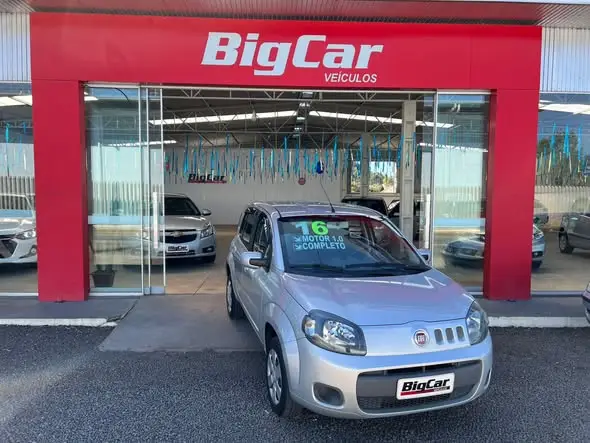 Carro Fiat Uno 2016 Vivace 1.0 8V (Flex) 4p