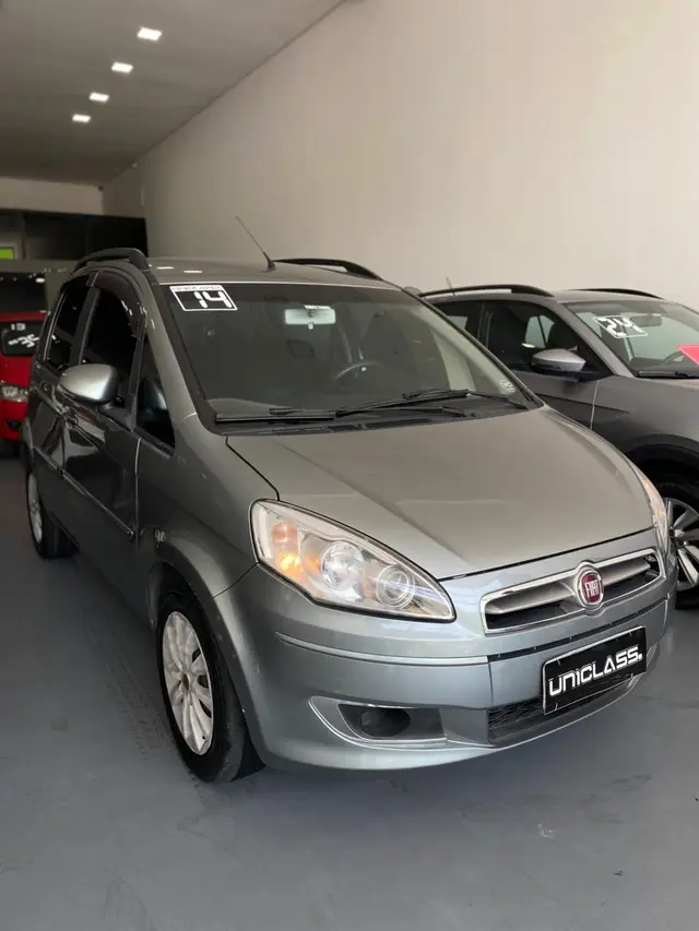 Carro Fiat Idea 2014 Attractive 1.4 8V (Flex)