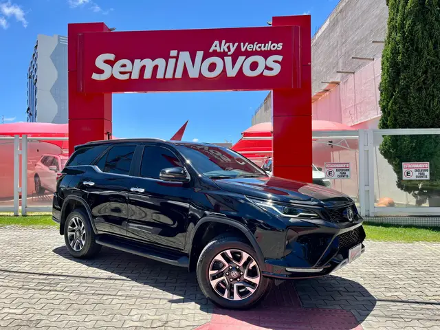 Carro Toyota SW4 2024 SRX Platinum 2.8 Turbodiesel 4x4 (Aut.) (7 Lugares)