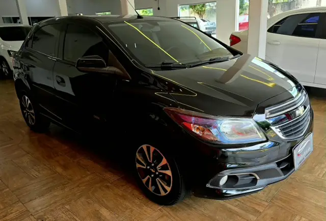 Carro Chevrolet Onix 2014 1.4 LTZ SPE/4 (Aut)