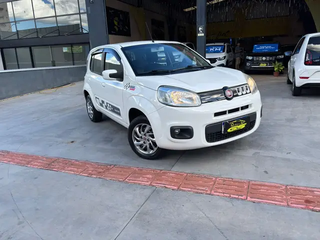 Carro Fiat Uno 2016 Evolution 1.4 8V (Flex) 4p