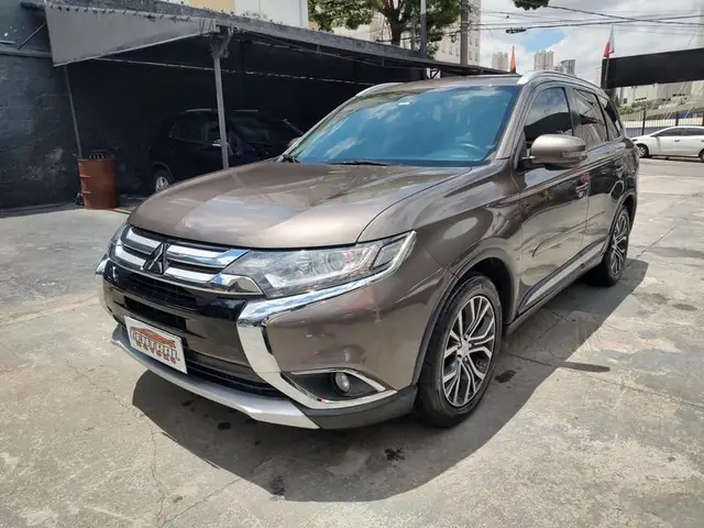 Carro Mitsubishi Outlander 2018 Comfort 2.0 16V (Aut)