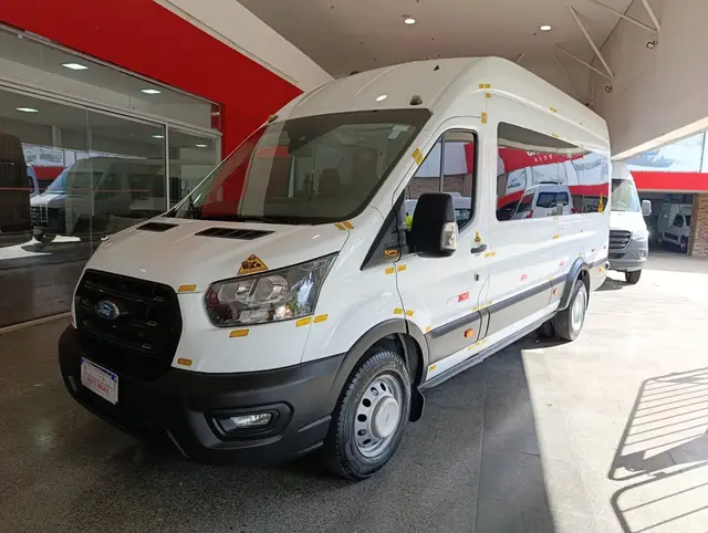 Carro Ford Transit 2024 Minibus 18 Lug. 2.0 Diesel (Aut.)