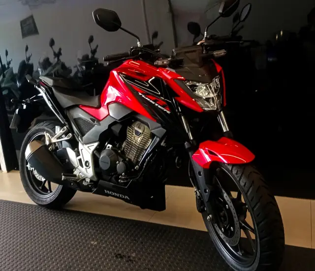 Moto Honda CB 300F Twister 2024 (ABS)