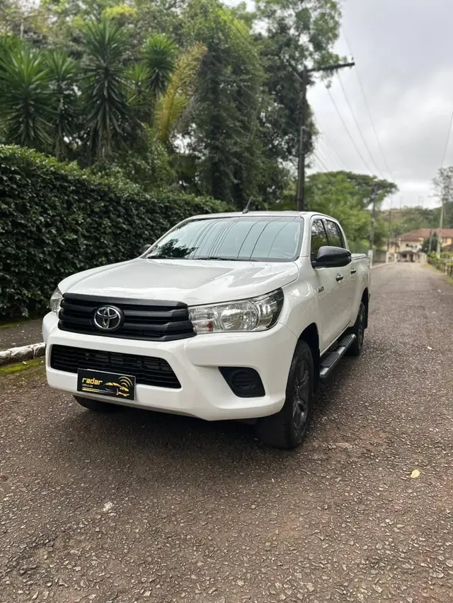 Carro Toyota Hilux Cabine Simples 2020 2.8 TDI CS 4x4