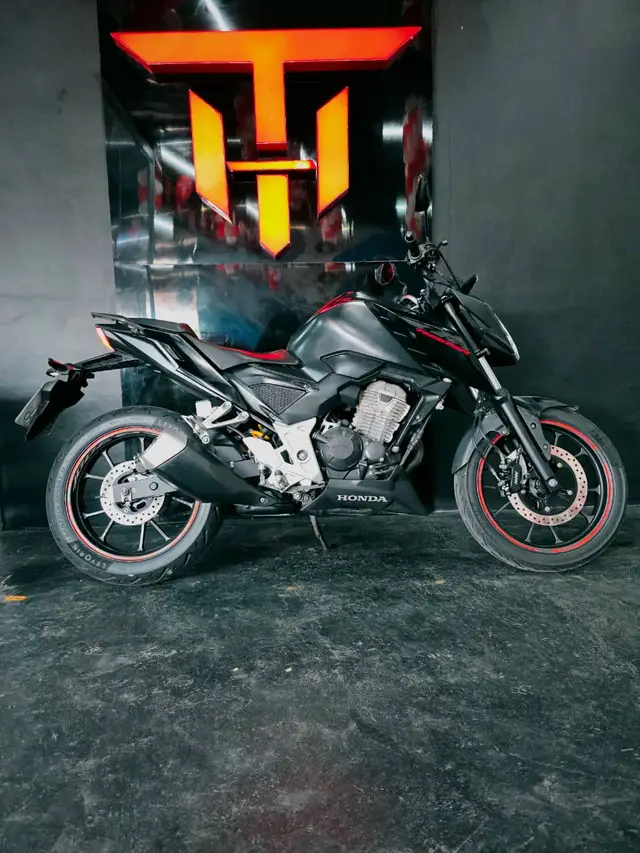 Moto Honda CB 300F Twister 2023 (ABS)