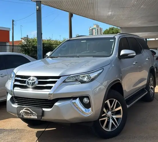 Carro Toyota Hilux SW4 2015 SRV 4x4 3.0 Turbo  (aut)