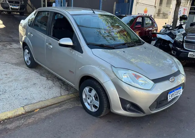 Carro Ford Fiesta Sedan 2011 1.6 (Flex)