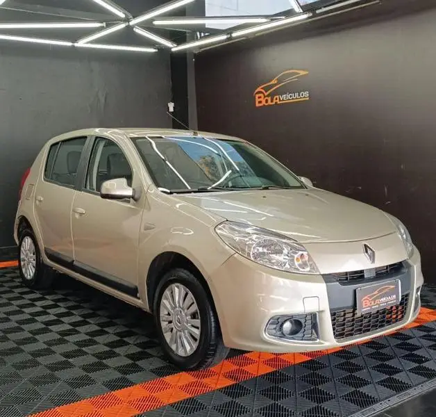 Carro Renault Sandero 2012 Authentique 1.0 16V (flex)