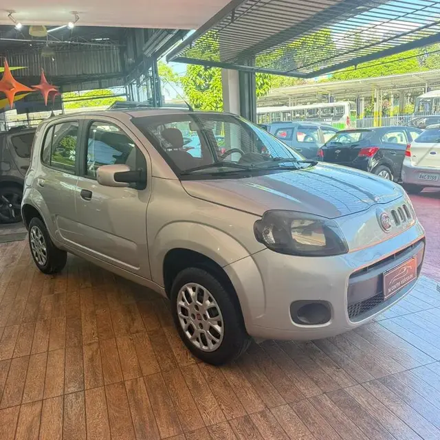 Carro Fiat Uno 2016 Vivace 1.0 8V (Flex) 4p
