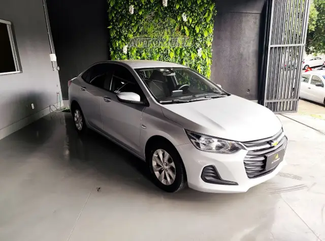 Carro Chevrolet Onix Plus 2021 1.0 LT (Flex)