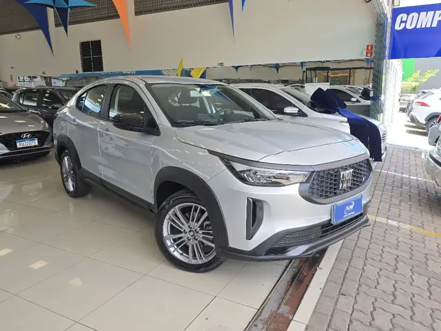 Carro Fiat Fastback 2024 Turbo 200