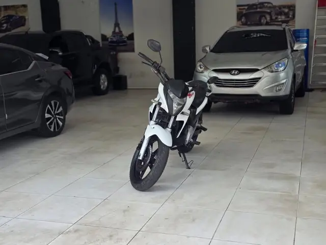 Moto Honda CB 300R 2014 Standard