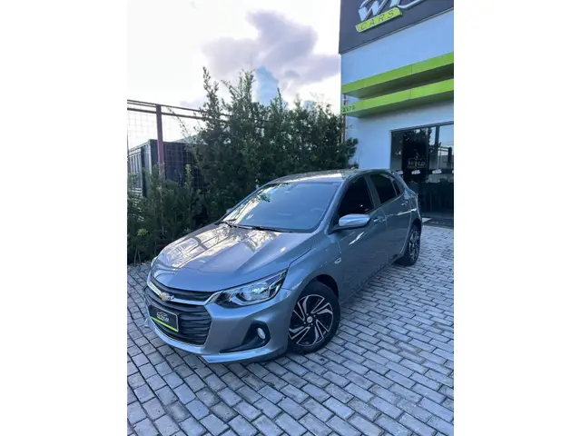 Carro Chevrolet Onix Plus 2024 LT 1.0