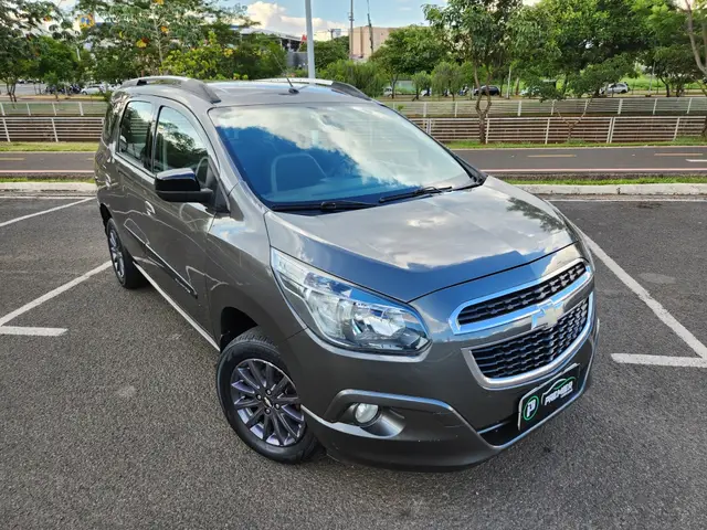 Carro Chevrolet Spin 2015 Advantage 5S 1.8 (Flex) (Aut)