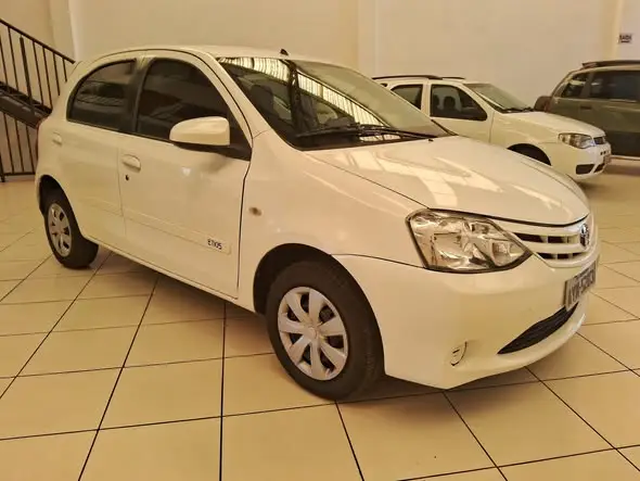 Carro Toyota Etios 2014 1.3 (Flex)