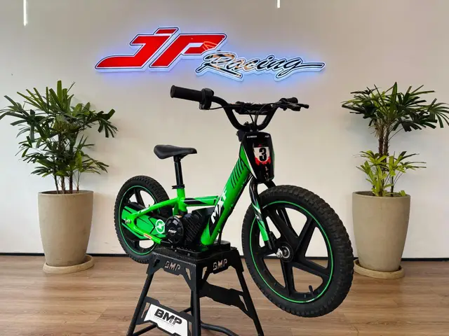 Moto MXF E-Biker 2023 16