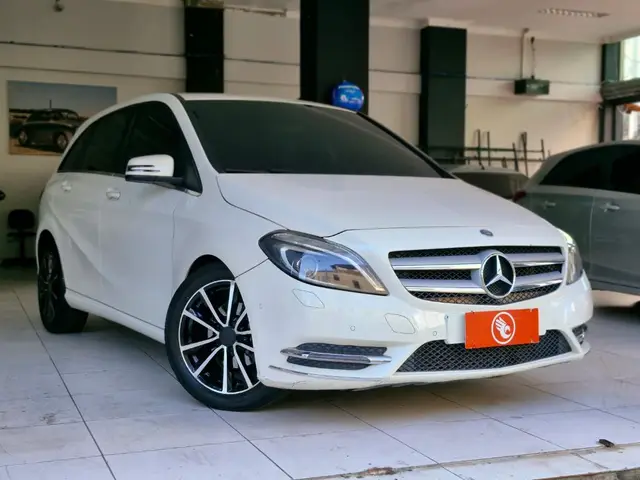 Carro Mercedes-Benz Classe B 2015 200 1.6 Turbo Sport