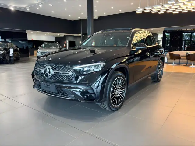 Carro Mercedes-Benz GLC 300  2026 2.0 MHEV 4MATIC AMG LINE