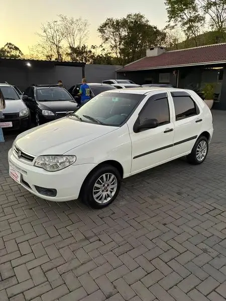 Carro Fiat Palio 2015 ATTRA. Best Seller 1.0 EVO Flex 5p
