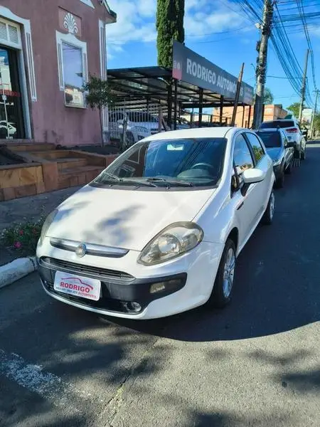 Carro Fiat Punto 2015 Attractive 1.4 (Flex)